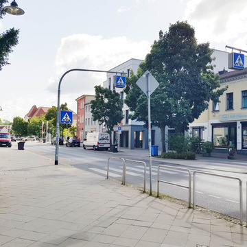 Das Bild zeigt ein Teilstück der Breitscheidstraße in Bernau bei Berlin.